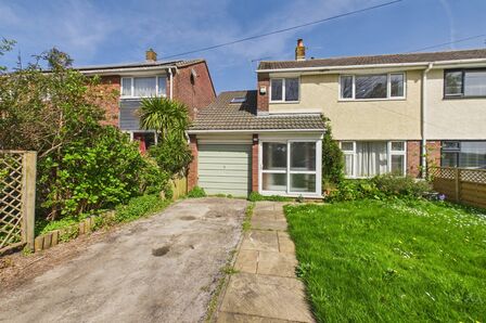 4 bedroom Semi Detached House to rent