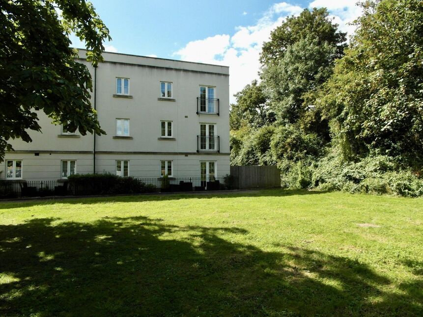 Main image of 2 bedroom Flat to rent, Gateway Terrace, Portishead, Bristol, BS20