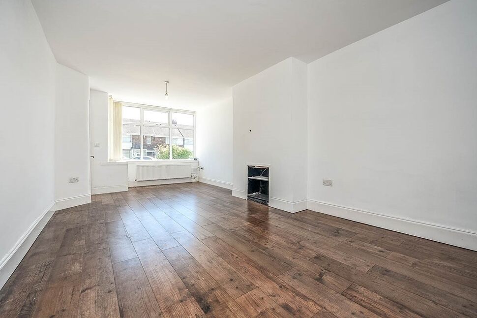 Living / Dining Area