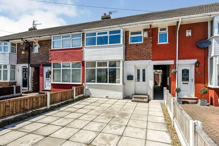 Chatsworth Road, 2 bedroom Mid Terrace House to rent, &pound;950 pcm