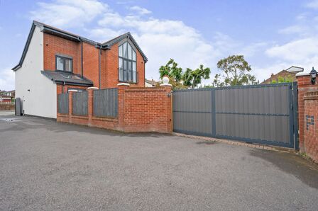 Warrington Road, 5 bedroom Detached House for sale, £550,000