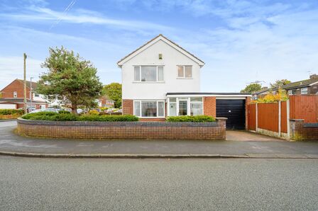 Fawley Road, 3 bedroom Semi Detached House to rent, £1,200 pcm
