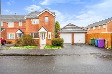 3 bedroom Detached House to rent