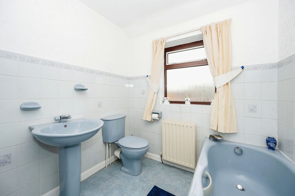 4 bedroom Semi Detached House for sale, Fairlie Drive, Rainhill, L35 £290,000