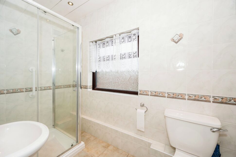 3 bedroom Semi Detached House for sale, Glendevon Road, Huyton, L36 £