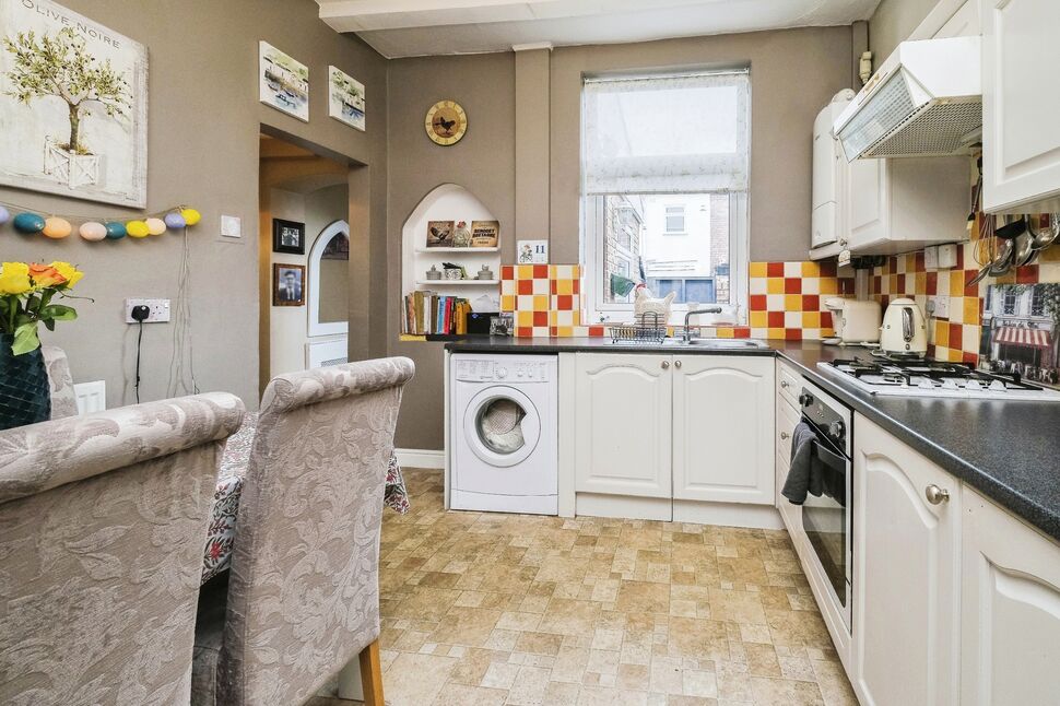 2 bedroom Mid Terrace House for sale, Halsnead Avenue, Whiston, L35 £