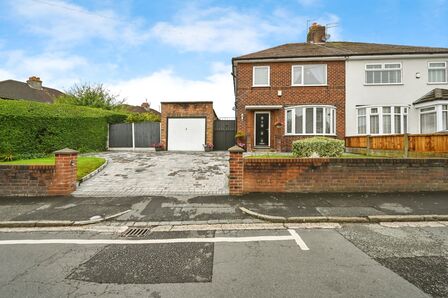 Sinclair Avenue, 3 bedroom Semi Detached House for sale, £260,000