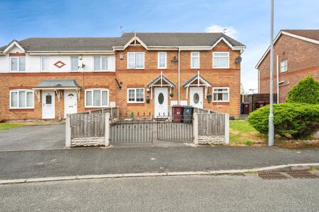2 bedroom Mid Terrace House for sale