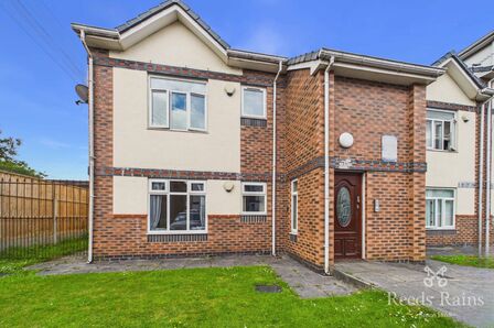 Pilch Lane, 2 bedroom Flat for sale, &pound;100,000