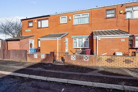 3 bedroom Mid Terrace House for sale