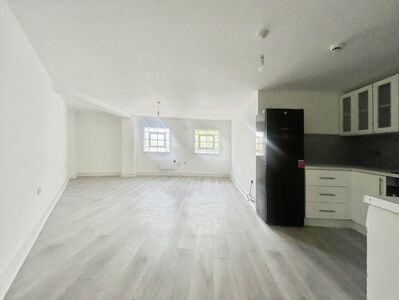 Eccleston Street, 2 bedroom  Flat to rent, £875 pcm