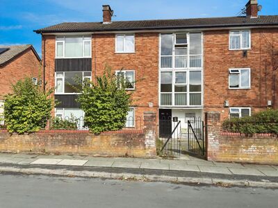 Arnhem Road, 2 bedroom  Flat for sale, £50,000
