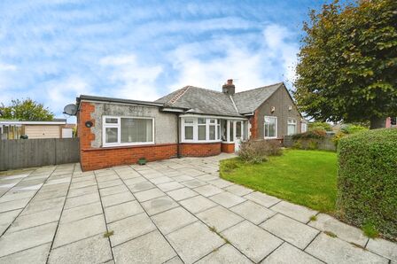 Delph Lane, 3 bedroom Detached House for sale, £290,000