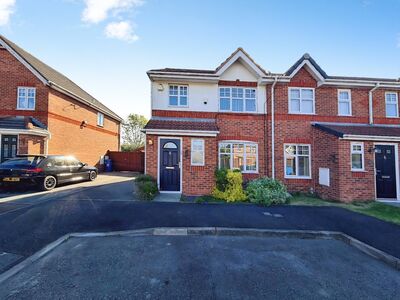 Croftwood Grove, 3 bedroom End Terrace House to rent, &pound;1,000 pcm