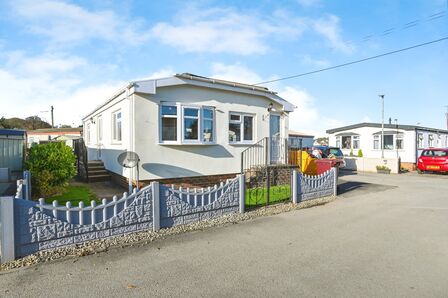 2 bedroom Detached Property for sale