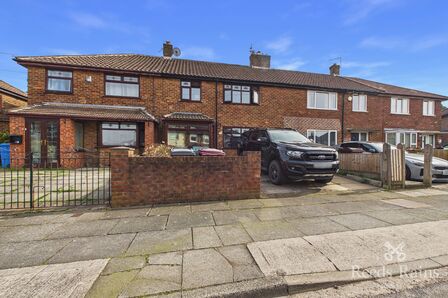 3 bedroom Mid Terrace House for sale