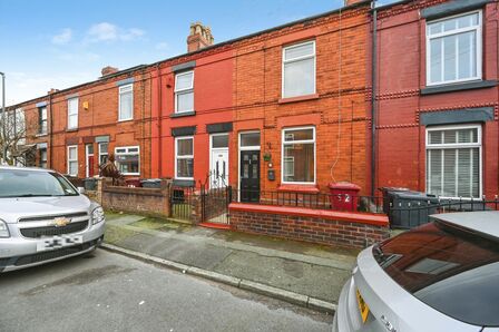 2 bedroom Mid Terrace House for sale
