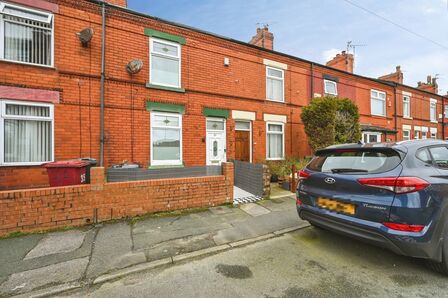 2 bedroom End Terrace House for sale