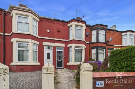 3 bedroom Mid Terrace House for sale