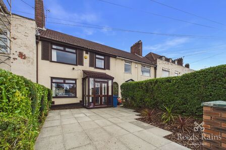 3 bedroom Mid Terrace House for sale
