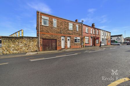 5 bedroom End Terrace House for sale