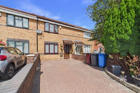 Belton Road, 3 bedroom Mid Terrace House for sale, &pound;150,000