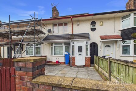 Woolfall Crescent, 3 bedroom Mid Terrace House to rent, &pound;950 pcm