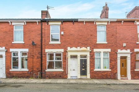 Webster Street, 2 bedroom Mid Terrace House to rent, £625 pcm