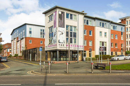 The Warehouse Apartments, 4 bedroom  Flat for sale, £125,000