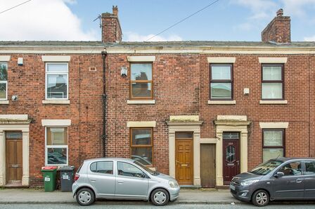 2 bedroom Mid Terrace House to rent