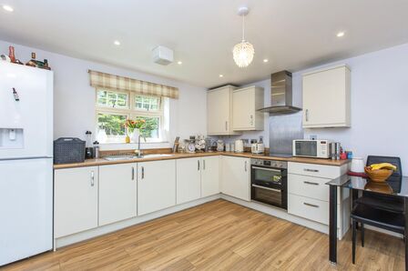 Whitehall Drive, 2 bedroom  Flat for sale, £140,000