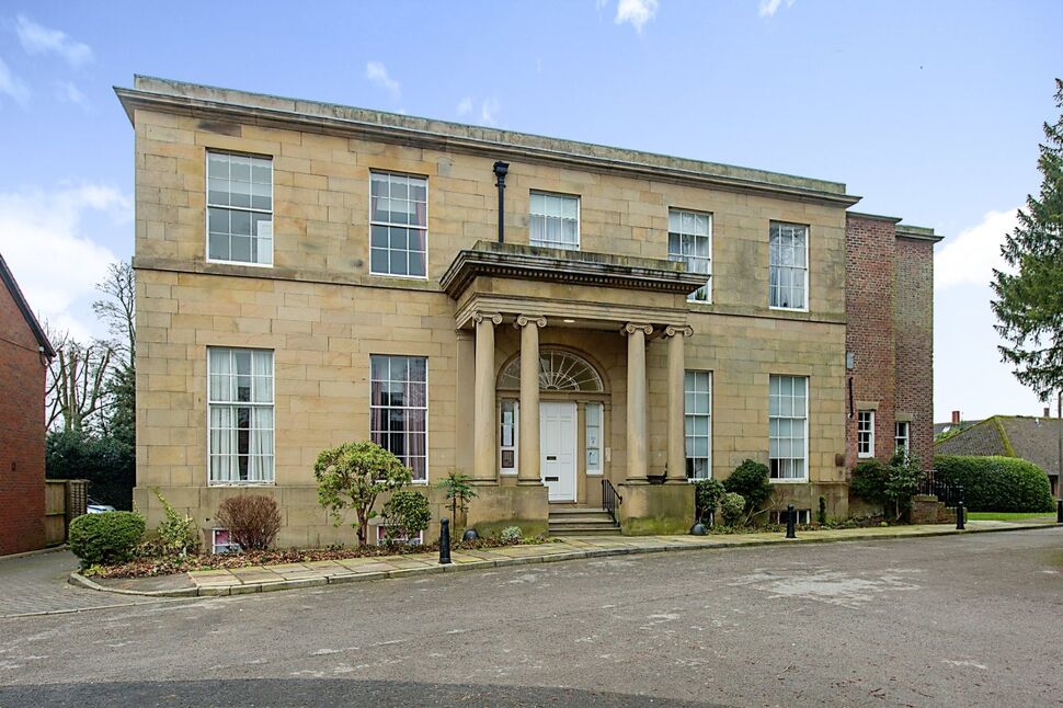 2 bedroom Flat for sale, Penwortham Hall Gardens, Penwortham, PR1 £80,000