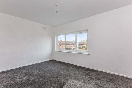 3 bedroom  Flat to rent