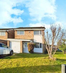 Levensgarth Avenue, 3 bedroom Detached House to rent, &pound;975 pcm