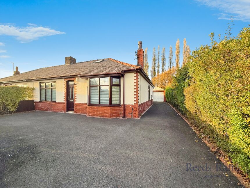 4 bedroom Semi Detached Bungalow for sale