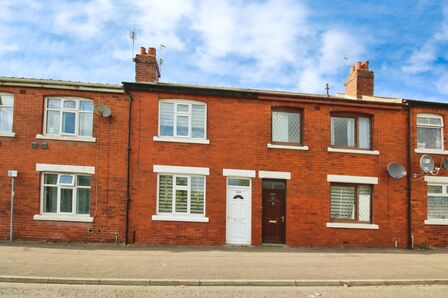 Marsh Lane, 2 bedroom Mid Terrace House for sale, £130,000