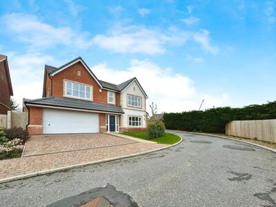 Astley Drive, 5 bedroom Detached House to rent, £2,100 pcm