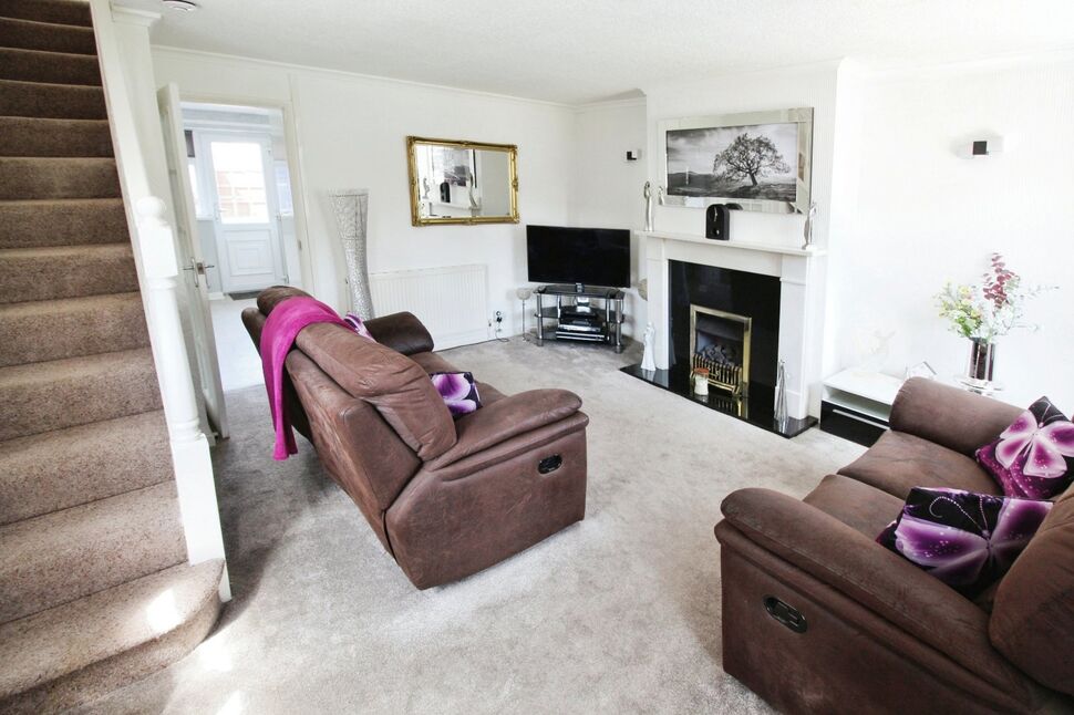 3 bedroom Semi Detached House for sale, Elmwood Drive, Penwortham, PR1 £220,000