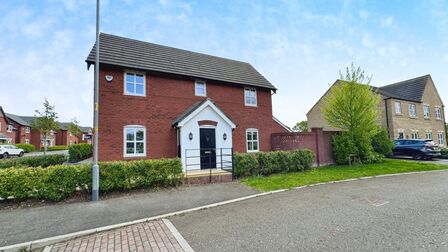 The Weald, 3 bedroom Detached House for sale, £260,000