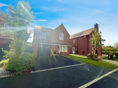 Hartford Crescent, 4 bedroom Detached House to rent, £1,550 pcm