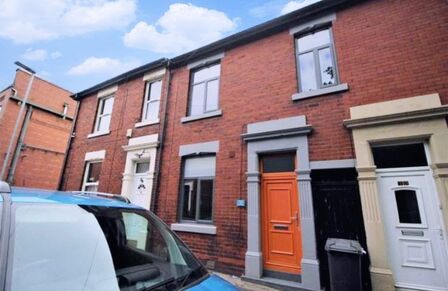 Shelley Road, 3 bedroom Mid Terrace House for sale, £170,000