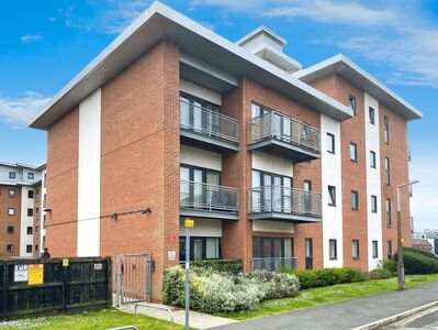 Lumen Court, 2 bedroom  Flat for sale, £140,000