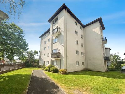Samuel Street, 2 bedroom  Flat for sale, £45,000