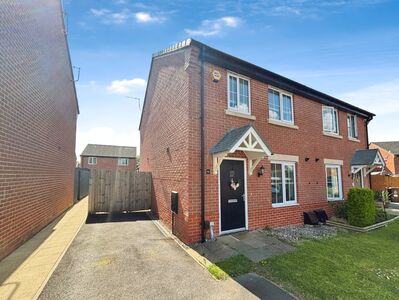 2 bedroom Semi Detached House for sale