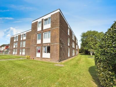 Charlesway Court, 1 bedroom  Flat for sale, £60,000