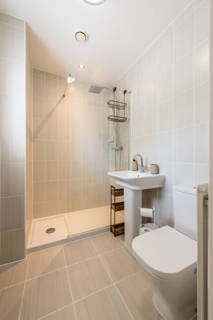 En-Suite Bathroom