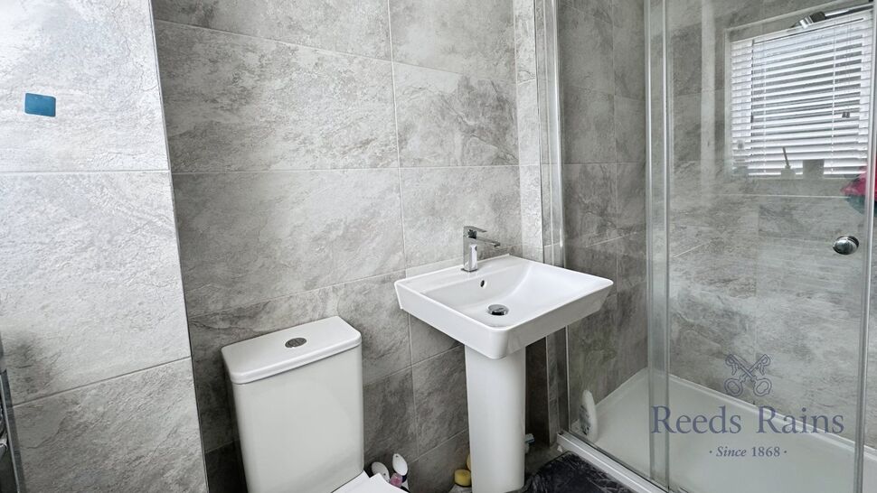 En-Suite Bathroom