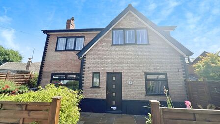 3 bedroom Detached House for sale