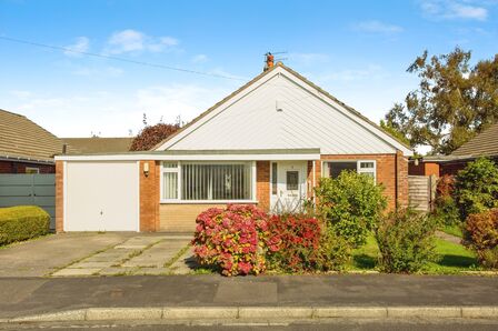 Top Acre, 3 bedroom Detached Bungalow for sale, £275,000