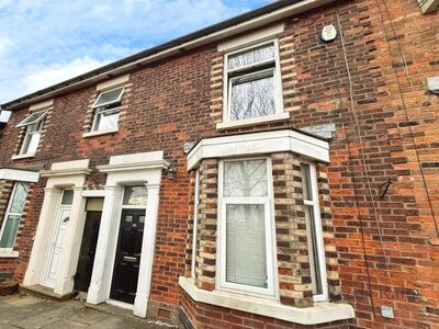 2 bedroom Mid Terrace House for sale